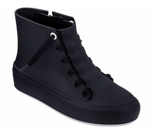 melissa ulitsa sneaker