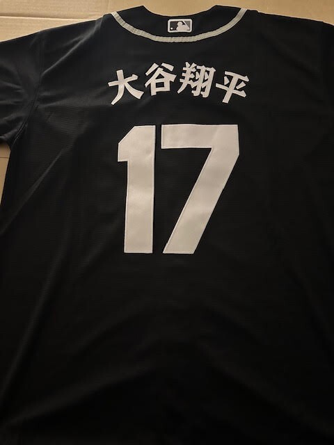 OHTANI 17 Tシャツ 黒 Amazon.com: Shohei Ohtani 17 MLBPA Los Angeles Baseball