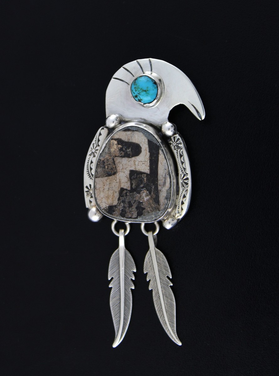 Eye Catching Native American Navajo Pink Rounded Stone Sterling Silver Necklace Eye Catching Native American Navajo Pink Rounded Stone Sterling Silver Necklace