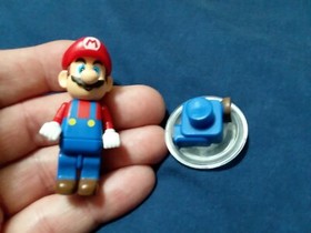 Nintendo 2011 Super Mario Bros. Mario 2.5" K'Nex Figure W/ ROLLER KNEX