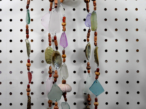 Starfish Wind Chime w / Beach Glass, Sea Urcin, Cone Shells, Abalone Shells - Picture 4 of 4