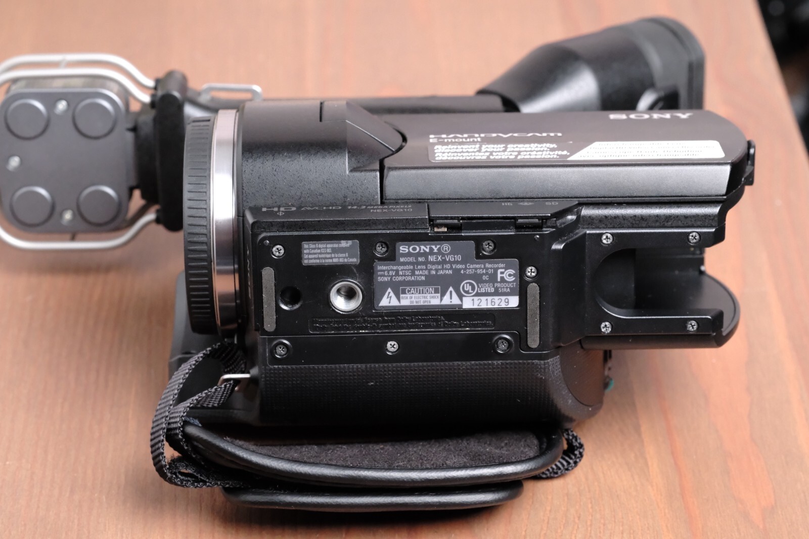 Sony Interchangeable Lens 1080 HD Camcorder NEX-VG10 With Battery - Body Only