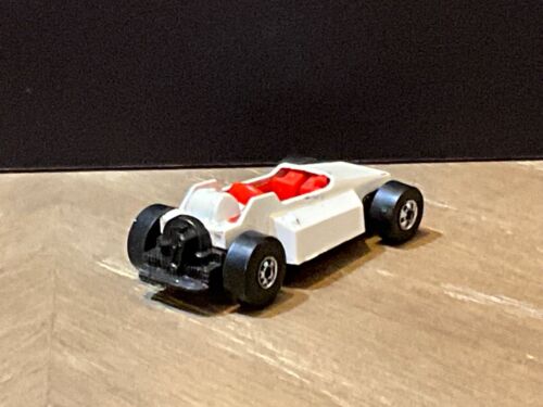 Mattel Hot Wheels 1975 “Rock Buster” blanco/rojo fundido a presión - Imagen 3 de 5