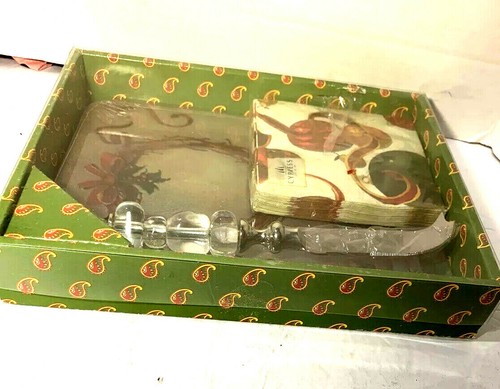 Juego de regalo de 3 piezas Cypress Home Holiday Glow esparcidor de tablero de queso de vidrio y servilletas - Imagen 8 de 12
