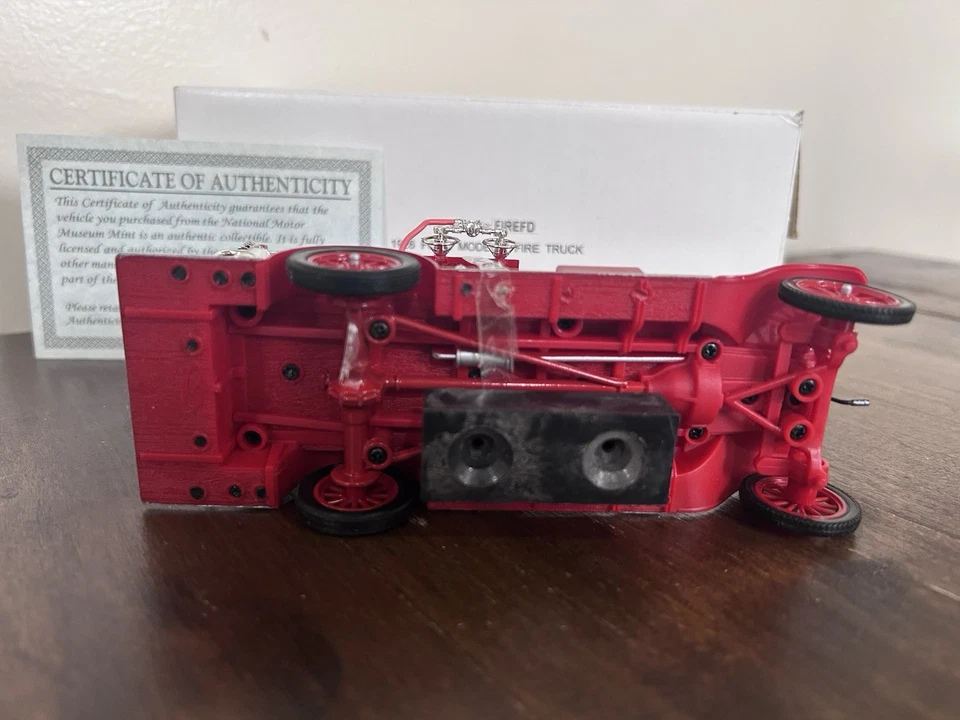 National Motor Museum Mint Diecast 1926 Ford Model T Fire Truck 1:32 Scale - Image 4 of 4