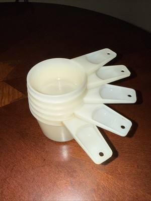 Tupperware Measuring Cups Set Of 5 White Vintage Nesting Stacking Plastic