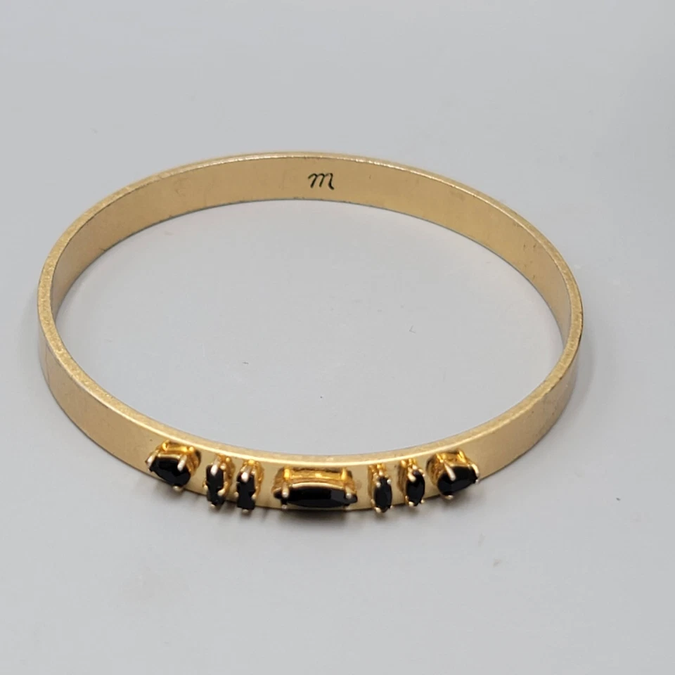 Brazalete Madewell tono dorado piedra negra 7,75" Foto 2 de 4