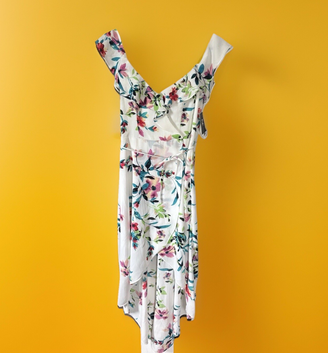 NWT  Iz Byer Women's Floral White Flow Dress Size XS