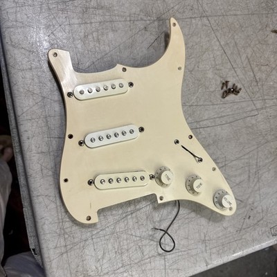 2006  Fender Squier Strat Stratocaster Guitar Loaded Pickguard 1 ply 11 Hole