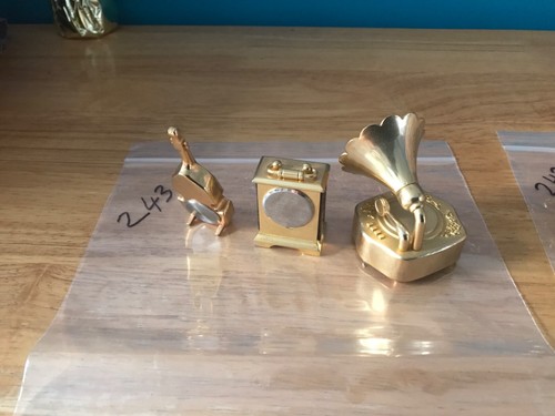 Miniature Quartz clocks and other makes. Over 100 clocks - Foto 460 di 470