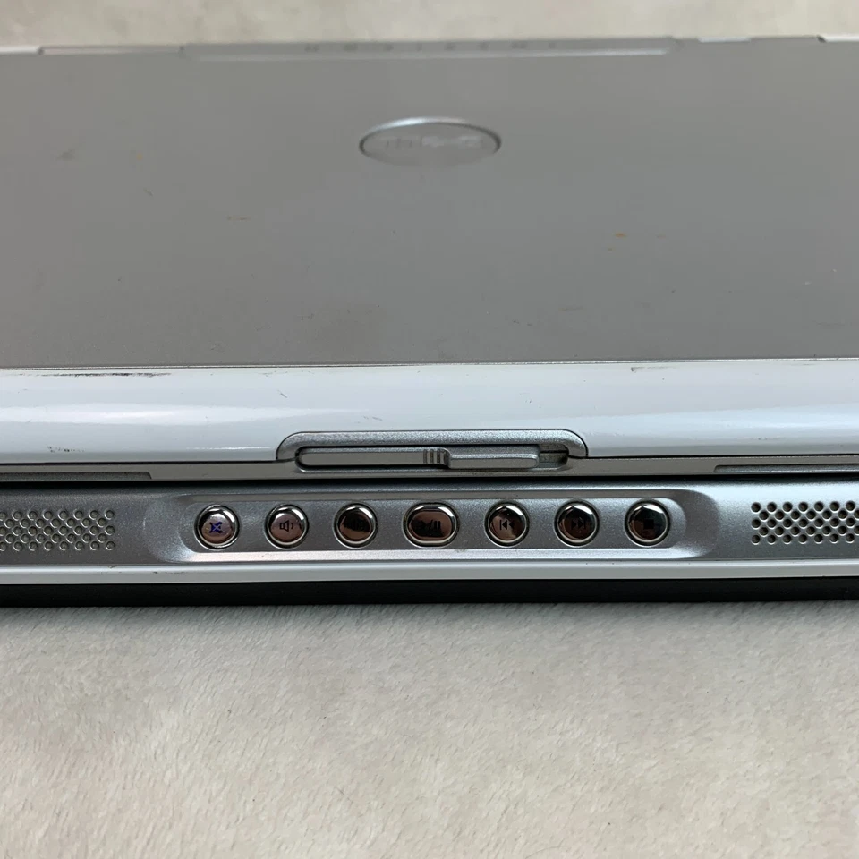 Dell Inspiron 9300 17" Laptop Pentium M 2.0GHz 1GB RAM 100GB HDD XP (FOR PARTS) - Image 4 of 4