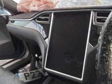 TESLA MODEL S AUDIO & SAT NAV DISPLAY SCREEN