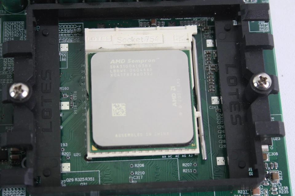 FOXCONN CK804M03-6EKS F80M-2 s.939 DDR PCIE PCI W/Amd Sempron CPU - Tested - Image 4 of 4