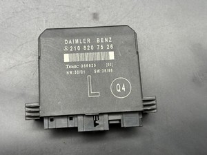 Steuergerät Türsteuergerät links 2108207526 MERCEDES Q4 F615