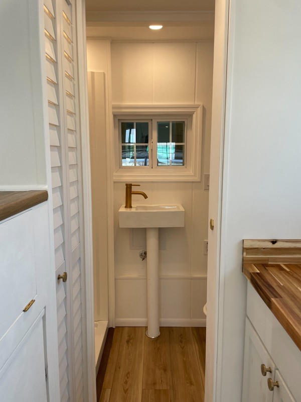 2024 Custom-Built Tiny House on Wheels (Ready for pickup or delivery) - thumbnail 8