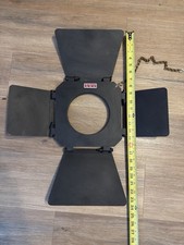 Mole-Richardson Co. Adjustable Black Barn Doors Light Modifier 24x21 in