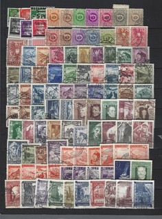 Österreich 150 verschiedene gestempelte Marken und 2 PK aus 1945 1948