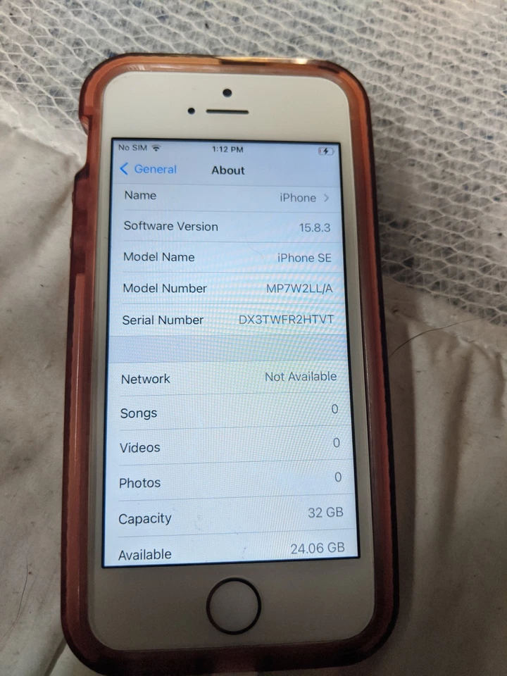 iPhone SE 2016 1st gen EXCELLENT 32GB UNLOCKED Rose Gold - Image 2 of 4