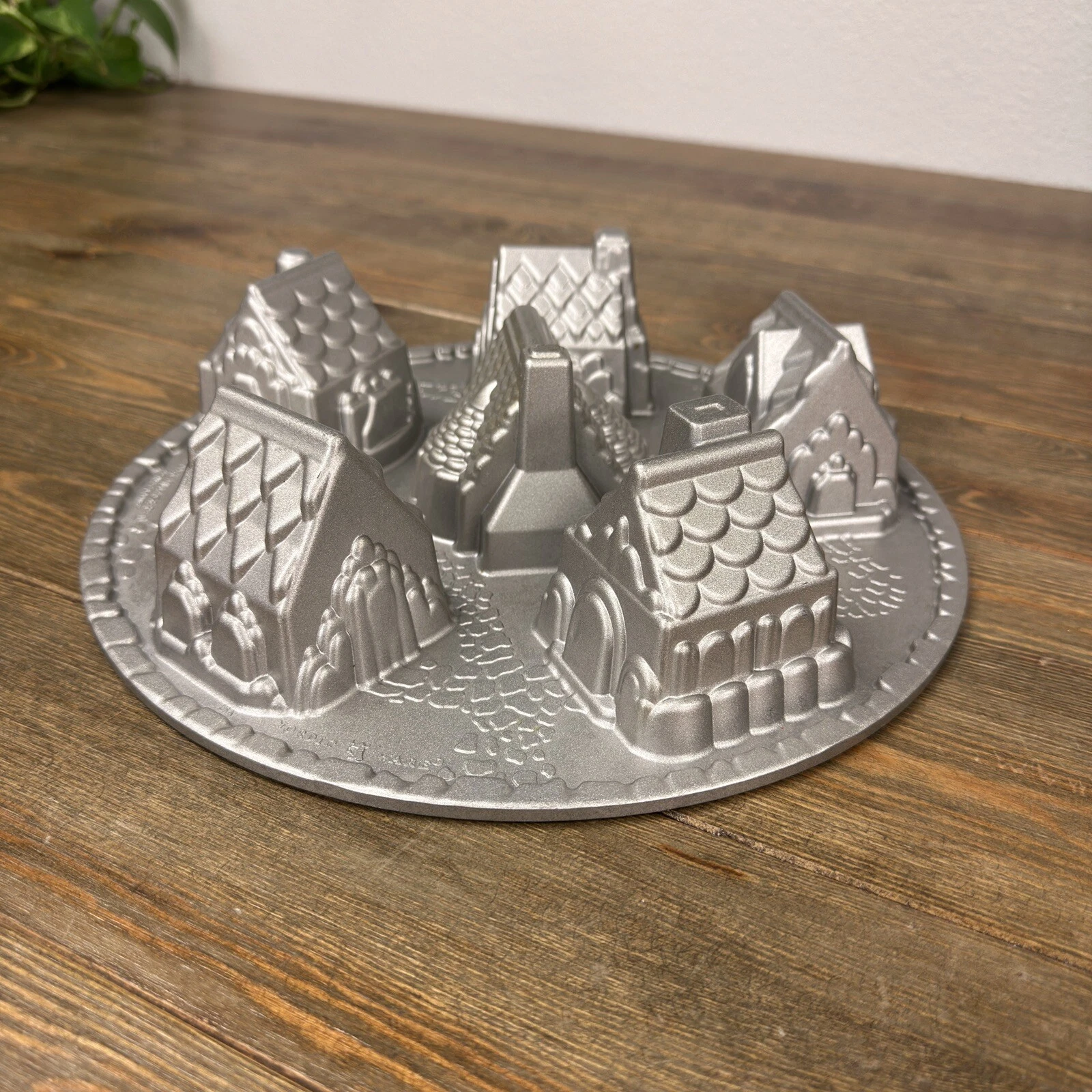 Nordic Ware Cozy Village Individual Cottage House Shaped Cake Pan 6-Cups
