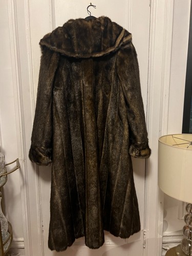 Vintage Brown Faux Fur 3/4 Length Coat # MobWives #Mobwife Pamela McCoy - Picture 4 of 8