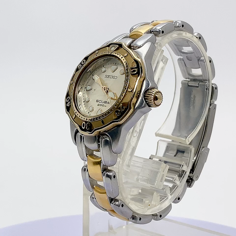 SEIKO SCUBA Diver 200m Gold tone VTG 1992 Perl shell shape SEIKO SCUBA Diver 200m Gold tone VTG 1992 Perl shell shape