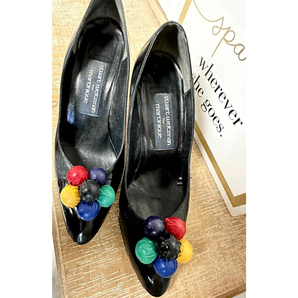 Bombas de charol negras Stuart Weitzman para Martinica de colección años 80 90 bolas de colores 7,5 Foto 3 de 4