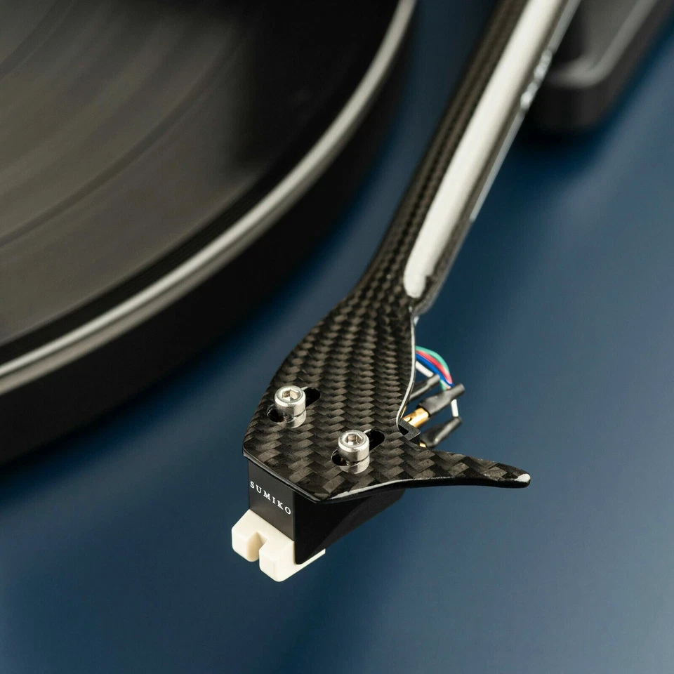 Pro-Ject Debut Carbon EVO Turntable With Sumiko Rainier MM Cartridge Gloss Black - Image 4 of 4