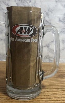 Vintage A&W root beer mug all American family logo 7 inch tall 16 ounces￼