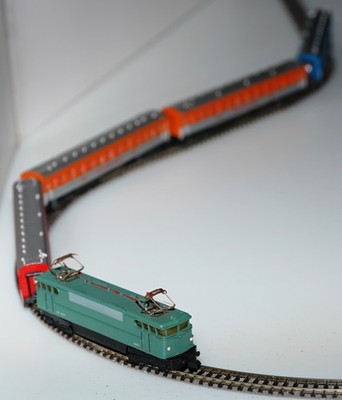 PIKO N 4er-Set TRANS EUROP EXPRESS Orange Rot Blau gezogen von einer SNCF 9210