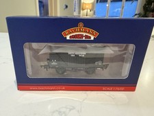 Bachmann 37-904A GWR 12T Shock Van Planked Ends GWR Grey OO Gauge