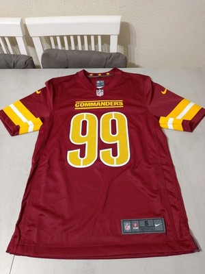 CAMISETA NIKE MODELO GAME JERSEY NFL DE LOS COMMANDERS Nº99 TALLA S.