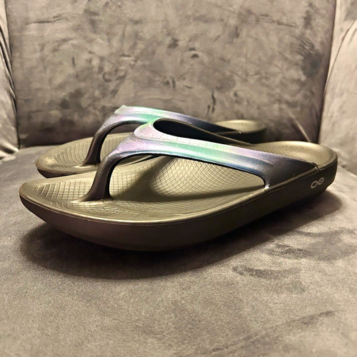 OOFOS Women's OOLALA Luxe Recovery Sandals Size 9 Ombre Blue Atlantis Comfort