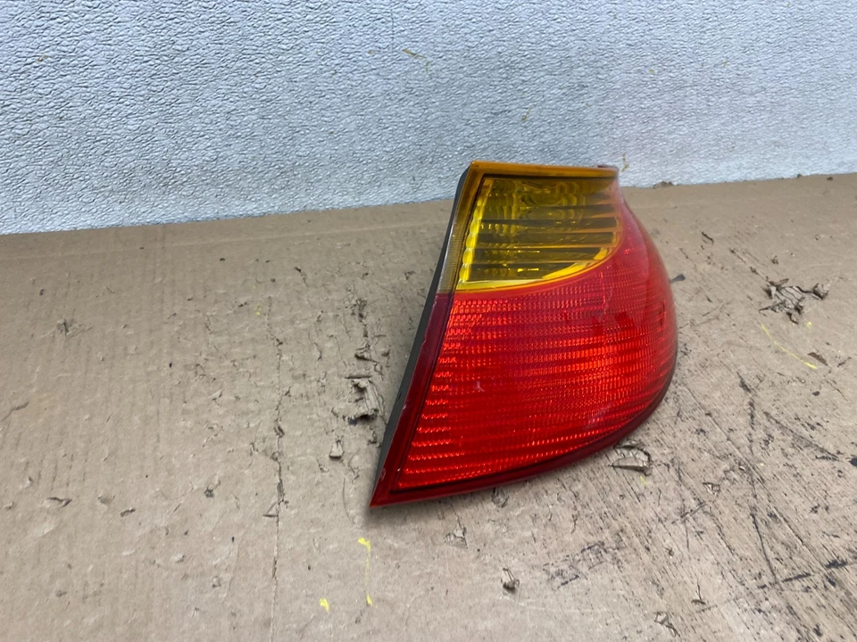 2001-2002 Saturn SC2 SL2 S Series Right Passenger RH Tail Light Oem S1865 DW - Image 3 of 4