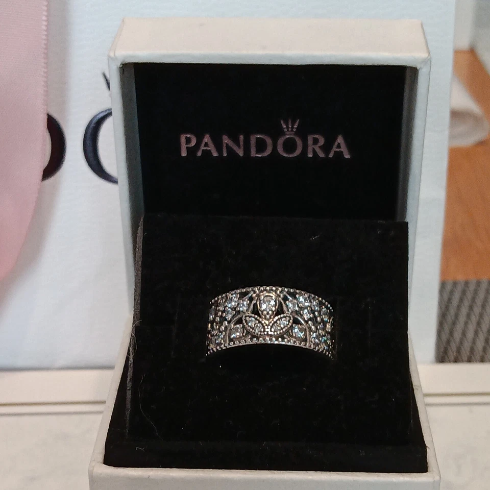 Authentic Pandora Retired Shimmering Leaves Statement Ring Size 52/ EUR 58 - Image 2 of 4