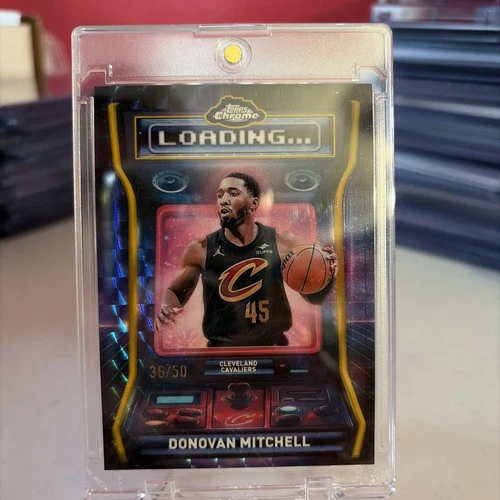 2025 Topps Chrome Donovan Mitchell Refractors Gold Geometric (RAW)