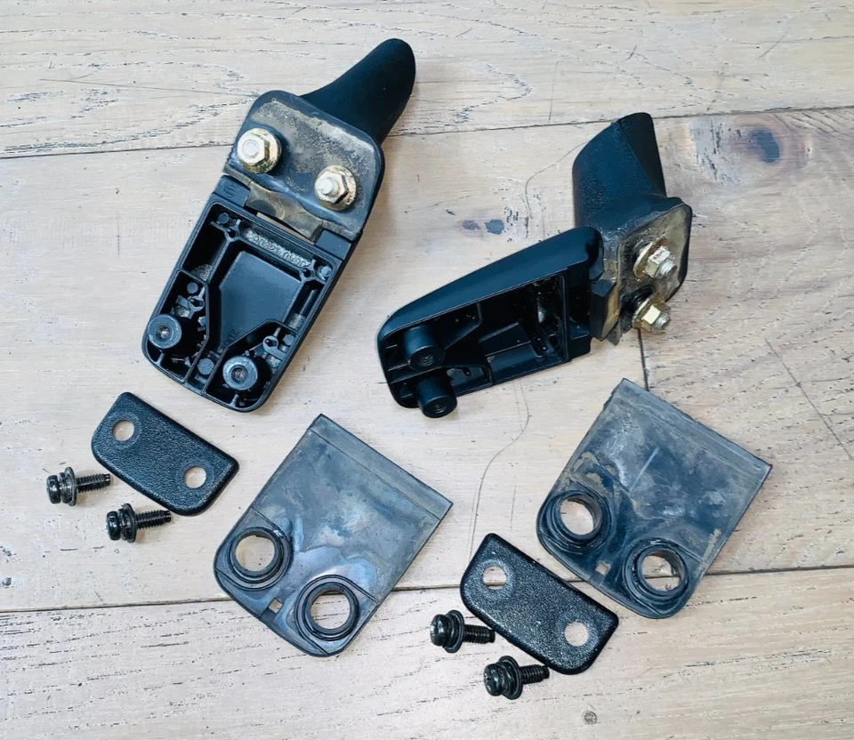 1998-2004 Nissan Pathfinder 00-03 Infiniti QX4 Back Glass Hinges Set Metal OEM - Image 2 of 3