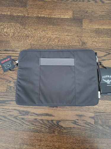 Funda para Laptop Osprey Arcane 15" Lavada a Piedra Negra Logo Huhtamaki Co - Nueva con Etiquetas - Imagen 7 de 8