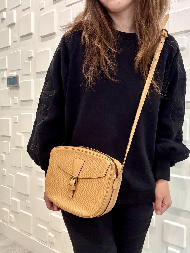 Bolso de Hombro Louis Vuitton Epi Jeune Fille Amarillo con Bolsa para el Polvo Caja Retirado De Colección Foto 2 de 4