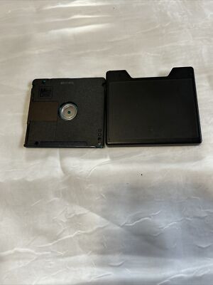 Sony Color Collection Blue MiniDisc. 80 Miniute disc with Slip