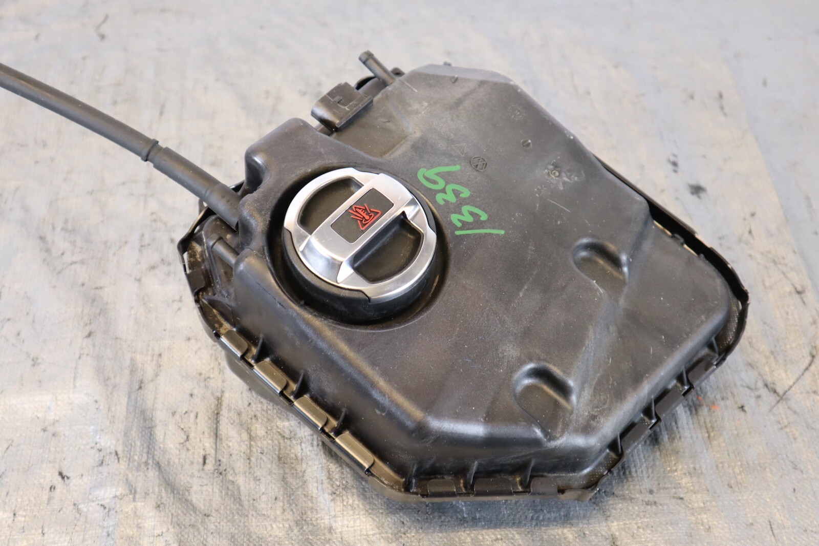2014 AUDI R8 V8 QUATTRO AWD 4.2L OEM COOLANT EXPANSION TANK #1339