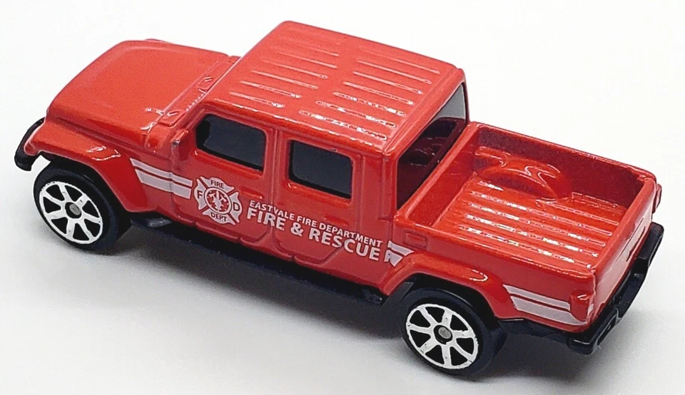 MAISTO JEEP GLADIATOR EASTVALE  FIRE & RESCUE RED 1:64 DIECAST 3" PICKUP TRUCK  - Image 3 of 4