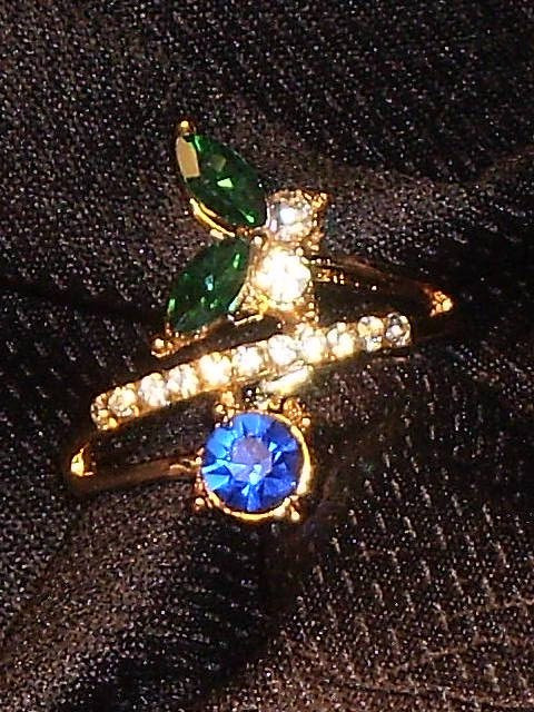 Women's Fashion Jewelry  Butterfly Rhinestone Ring size 9 **NICE***