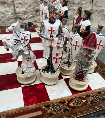 X Large Crusaders Schachspiel 16,5 Zoll - Mittelaltermotiv, Intarsienbrett,...