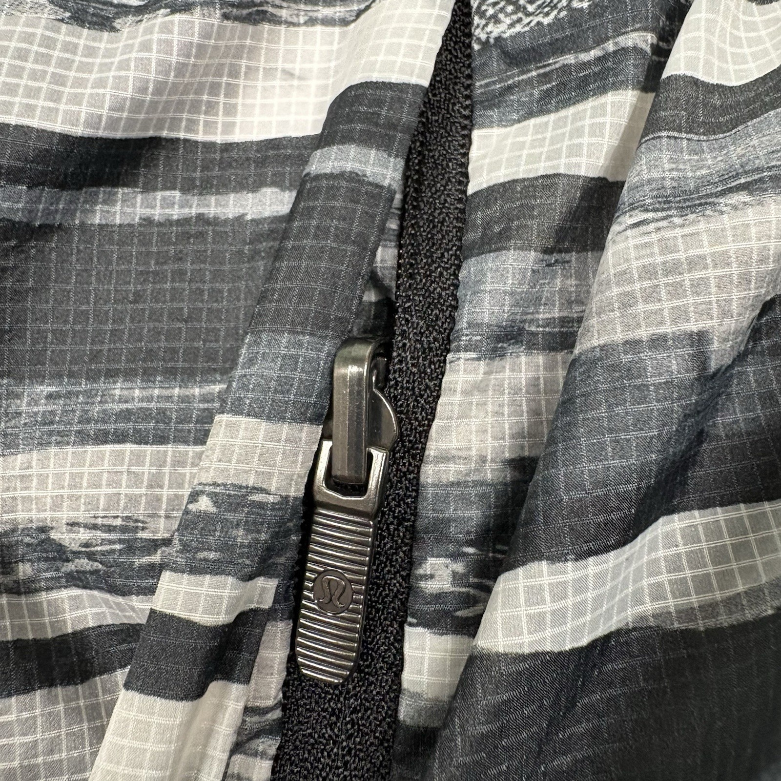 Lululemon Lab Assemblage Shell Rain Jacket Women’… - image 7