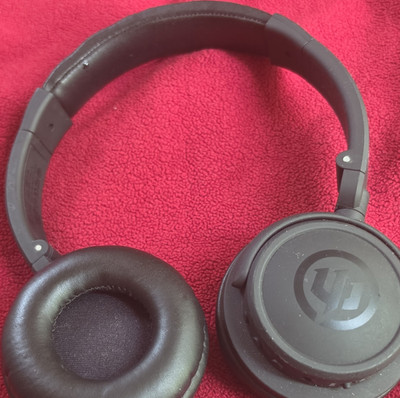 These are Wicked Audio Endo wireless on-ear headphones.  Wireless Bluetooth.