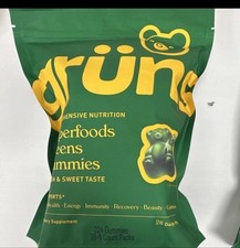 Gruns Adults Super Greens Gummies, Multivitamin Superfood Gummy Bears 28 Packs