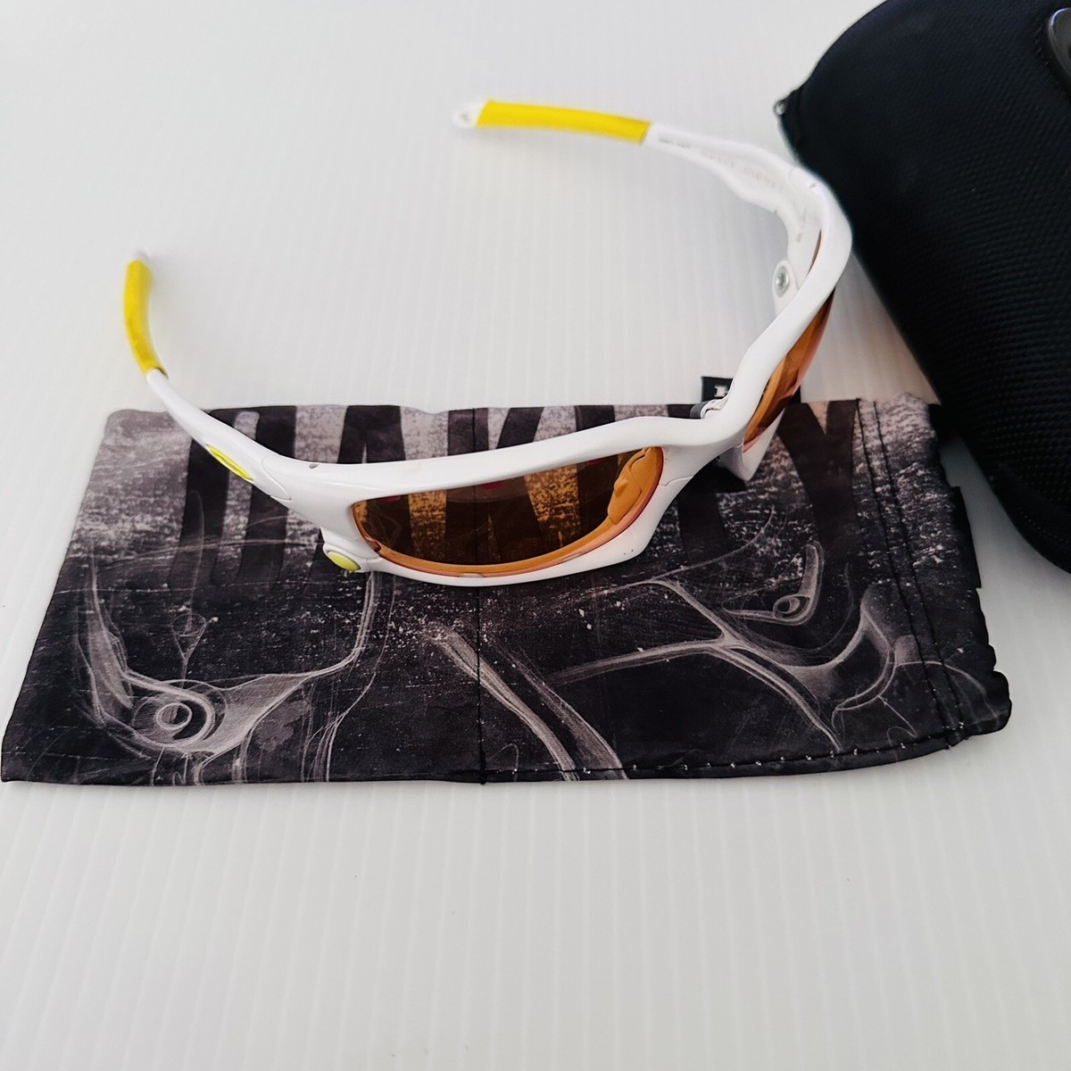 Oakley Split Jacket Sunglasses - White Frames - Slip Case And