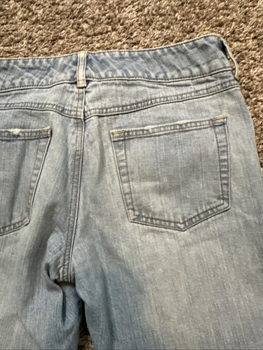 Old Navy Womens Size 8 (Measure 31X24.5) Light Wash Low-Rise Crop Straight Jeans - Picture 7 of 7