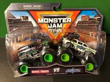 Grave Digger vs. Global Avenger MONSTER JAM 1:64 Spin Master Series 25 Brand New
