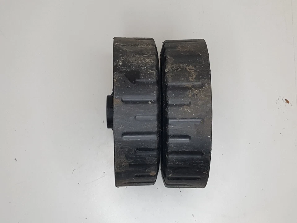 paire de roue de tondeuse Bosch rotak 320er - Photo 3/3